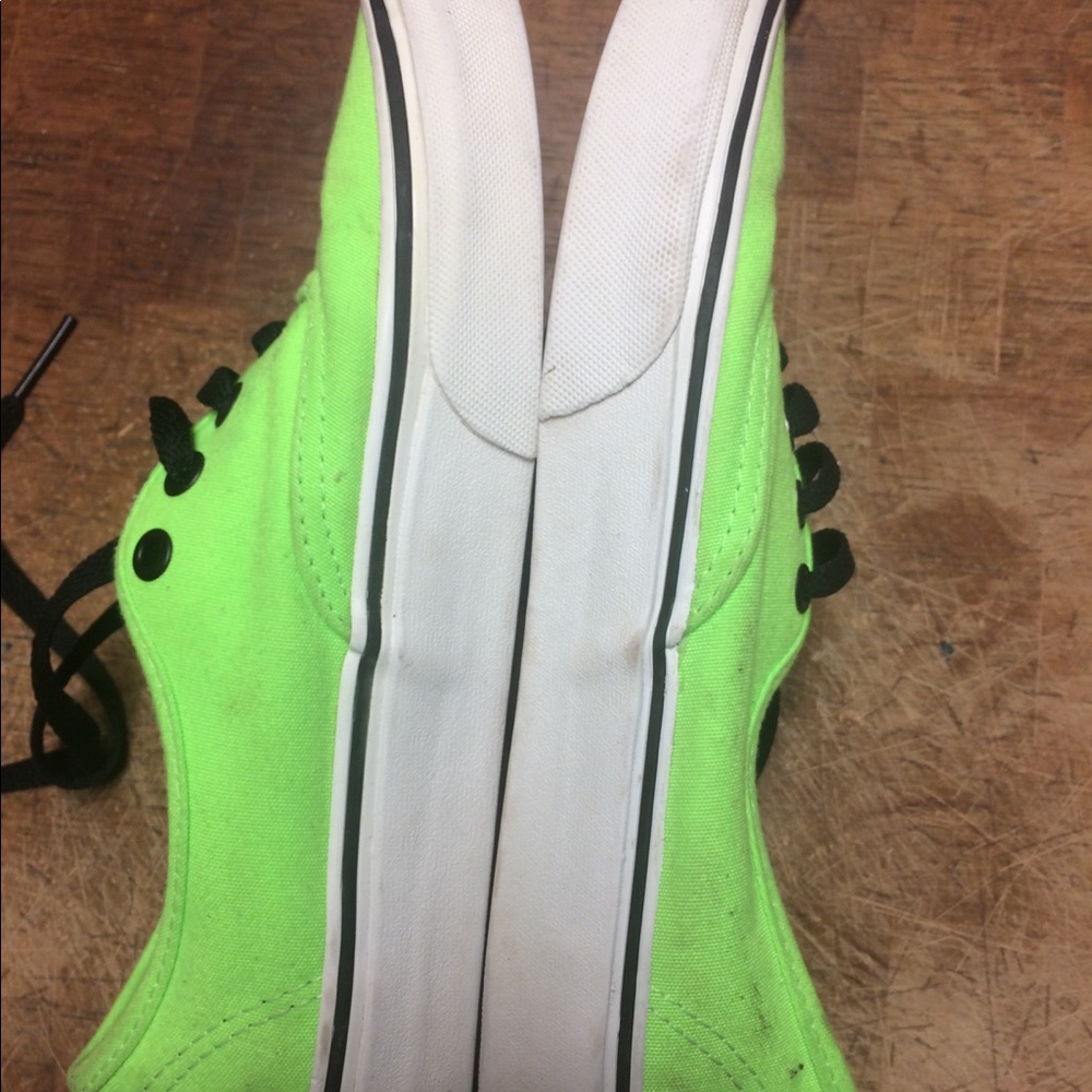 Vans - Picture 3 of 5